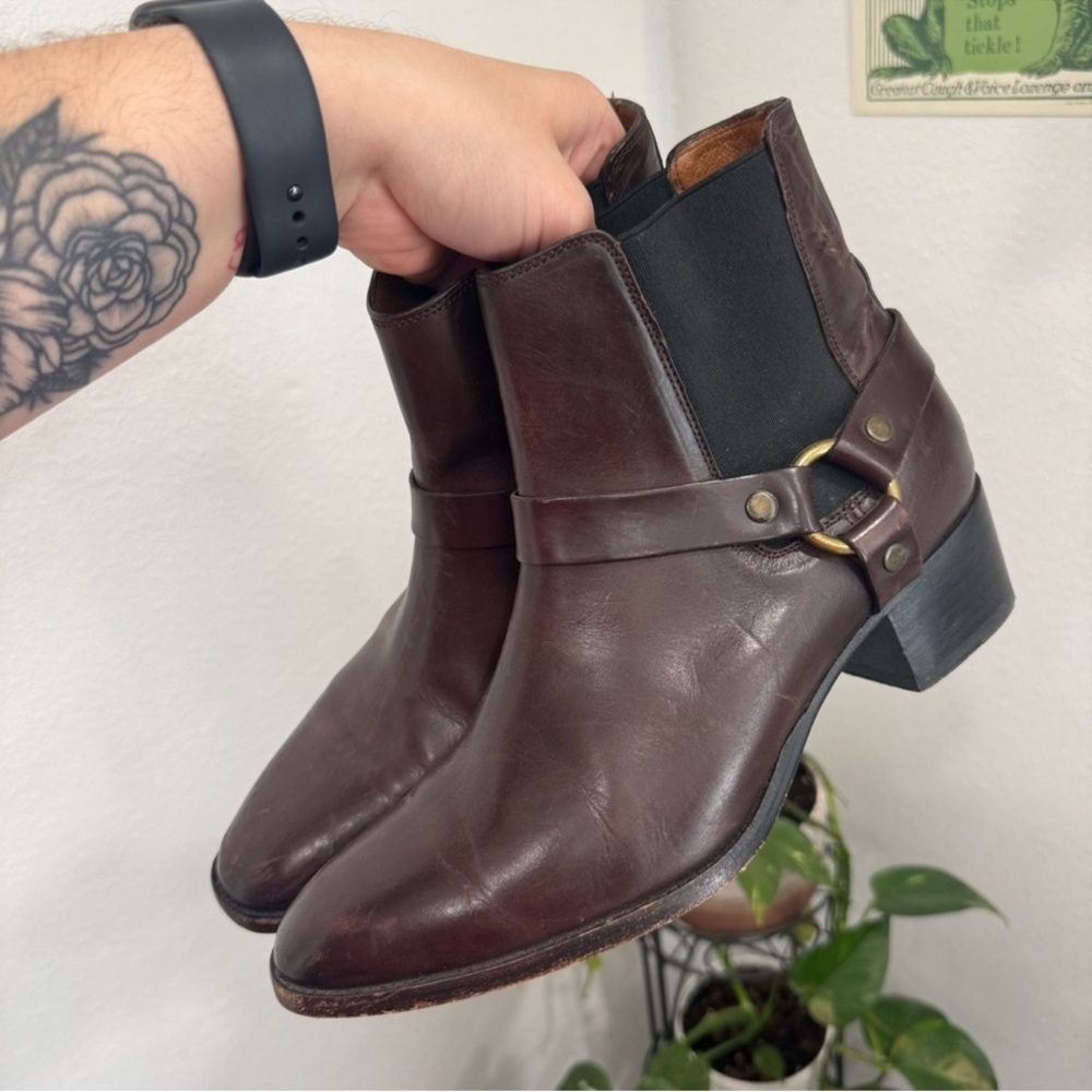 Frye Women's Dara Harness Chelsea Boots Deep Brown Leather 
Women’s Size 9.5 - Picture 4 of 9